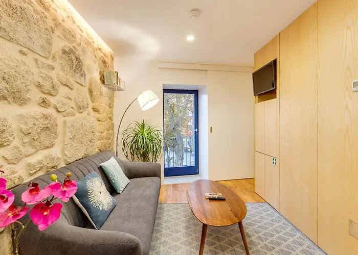 Riverside 2 Bedroom Apartment By Da\'Home